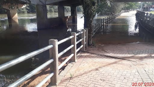 Ponte da BR-116 sobre o rio dos Sinos em evento de cheia